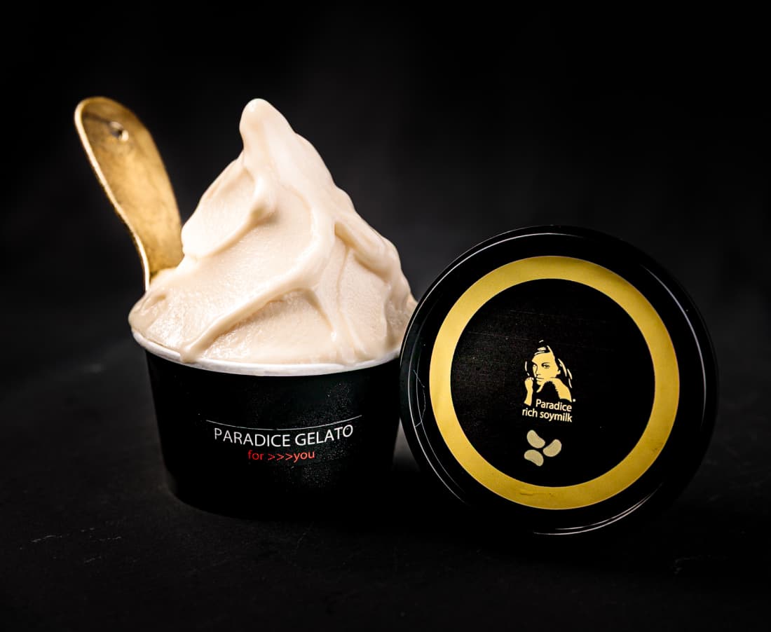 鹿嶋パラダイスの容器にこんもり入ったジェラートの写真